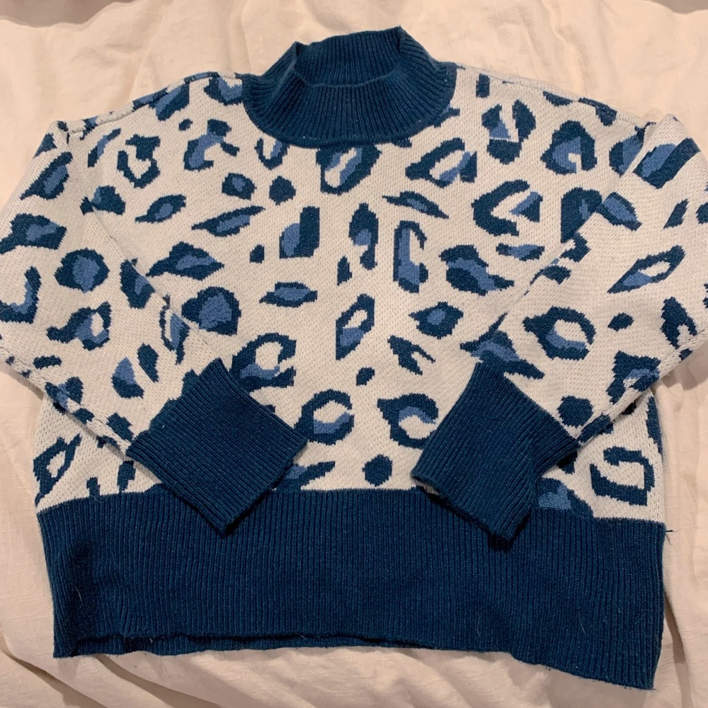 Crop leopard sweater